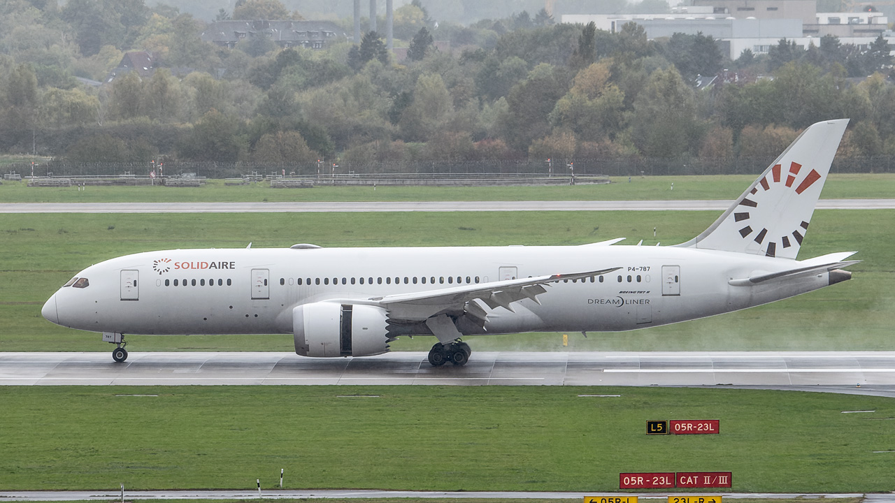 P4-787 Comlux Aruba Boeing 787-8 Dreamliner