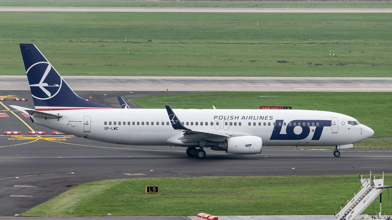SP-LWC LOT Polish Airlines Boeing 737-800
