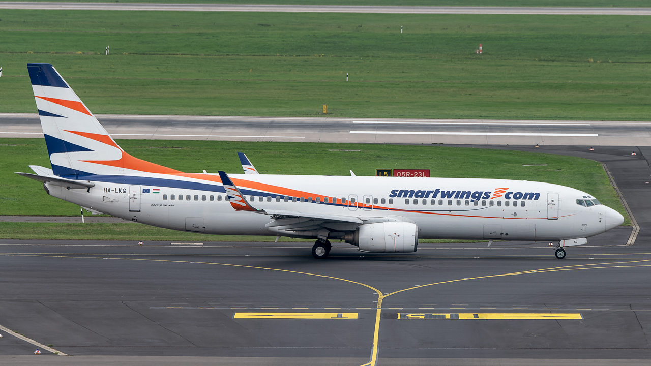 HA-LKG Smartwings Hungary Boeing 737-800