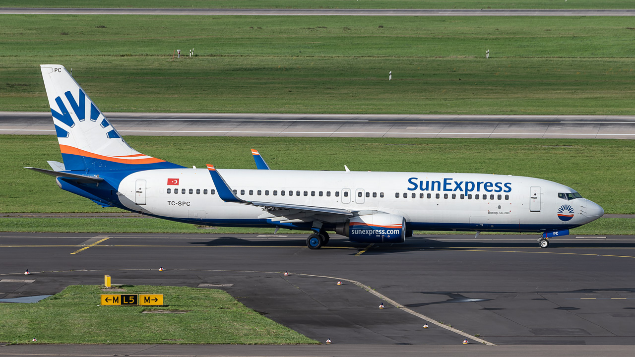 TC-SPC SunExpress Boeing 737-800