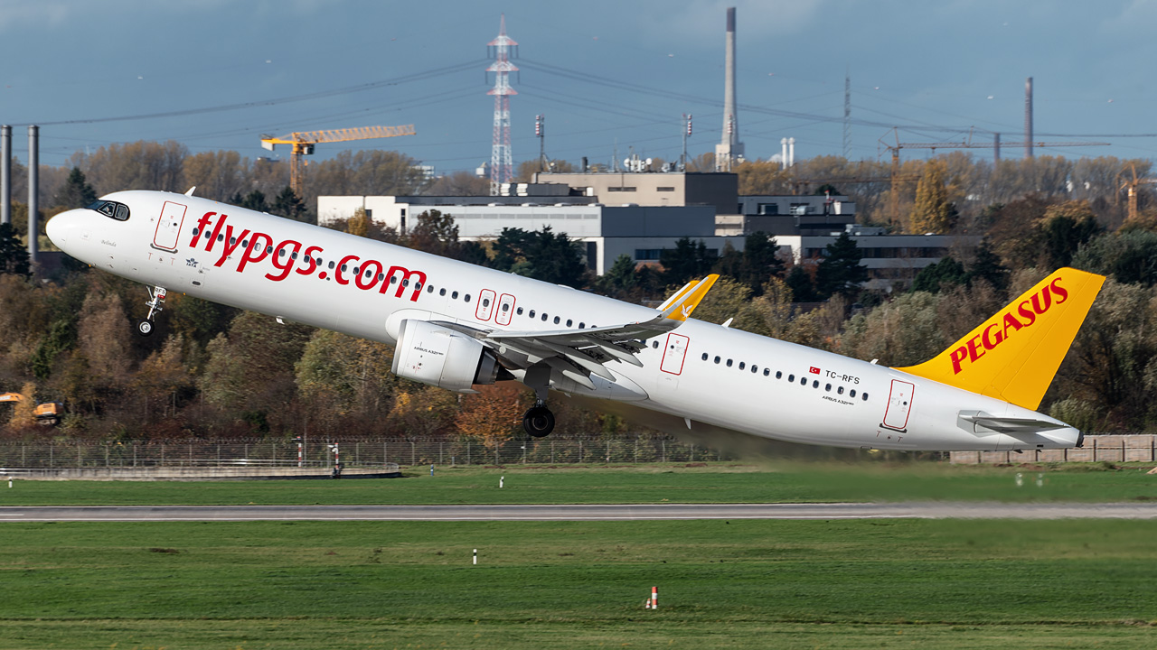 TC-RFS Pegasus Airlines Airbus A321-200neo