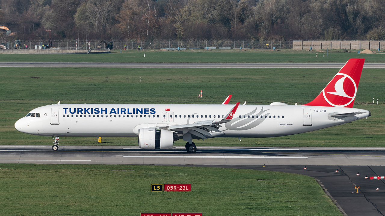 TC-LTH Turkish Airlines Airbus A321-200neo