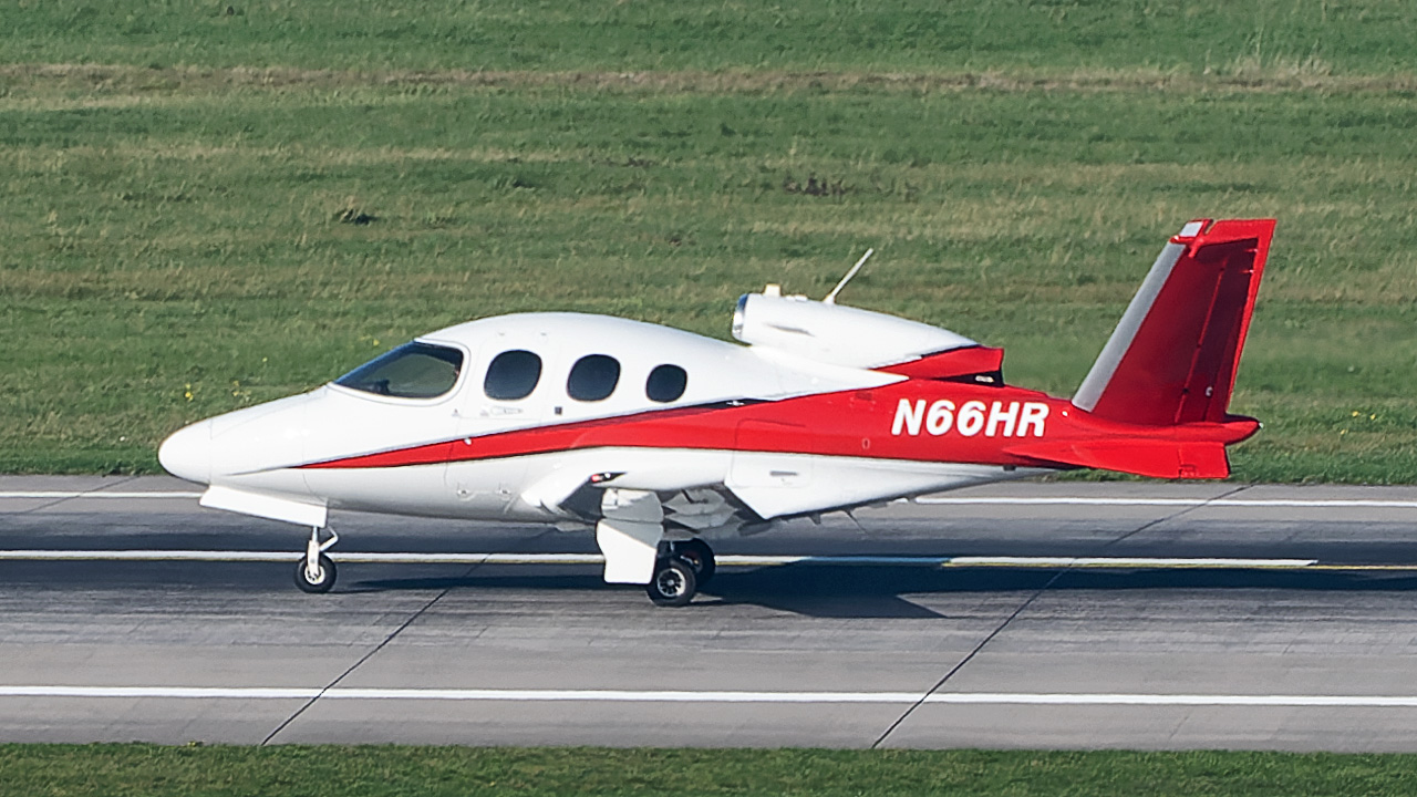 N66HR Valiair Cirrus SF50 G2+ Vision Jet