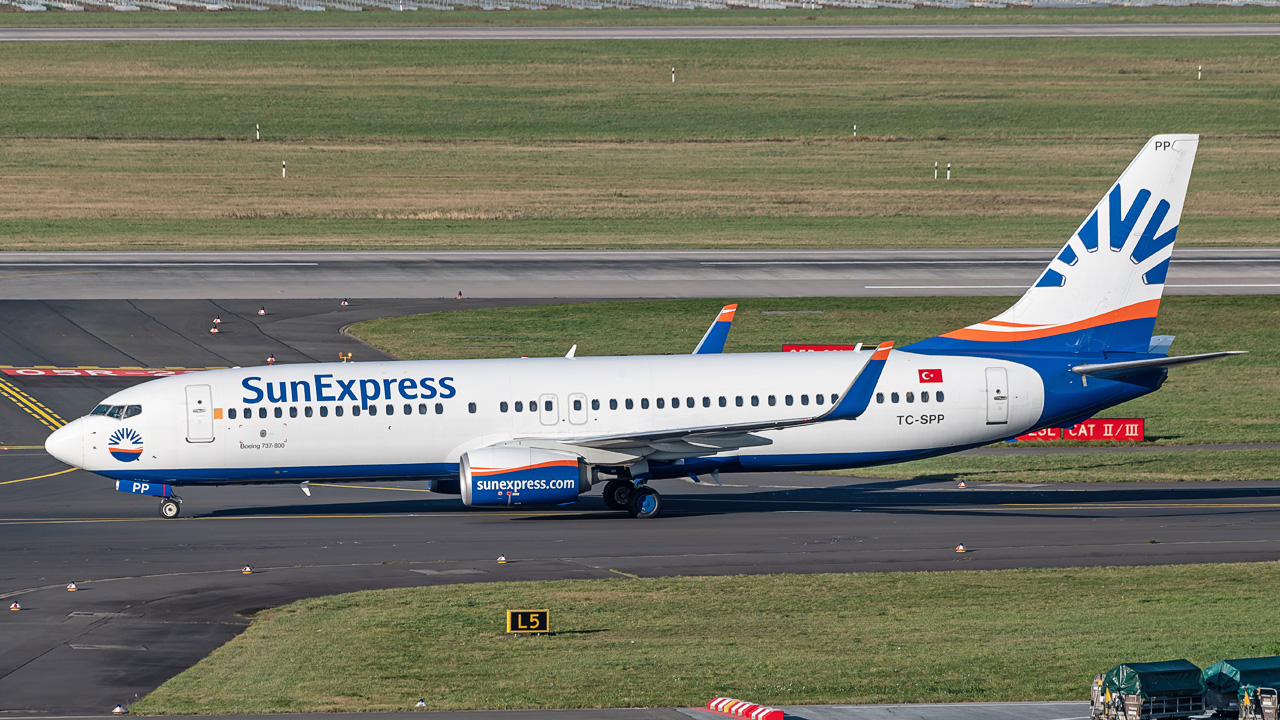 TC-SPP SunExpress Boeing 737-800