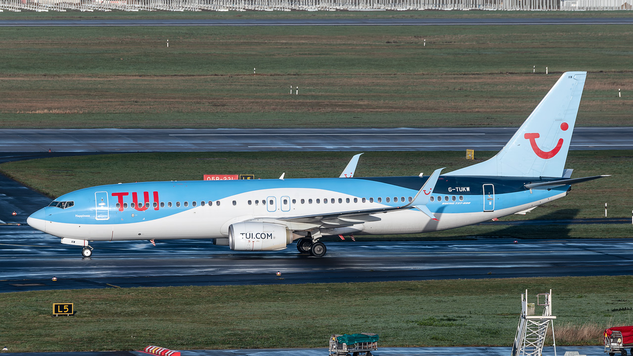 G-TUKW TUI Airways Boeing 737-800