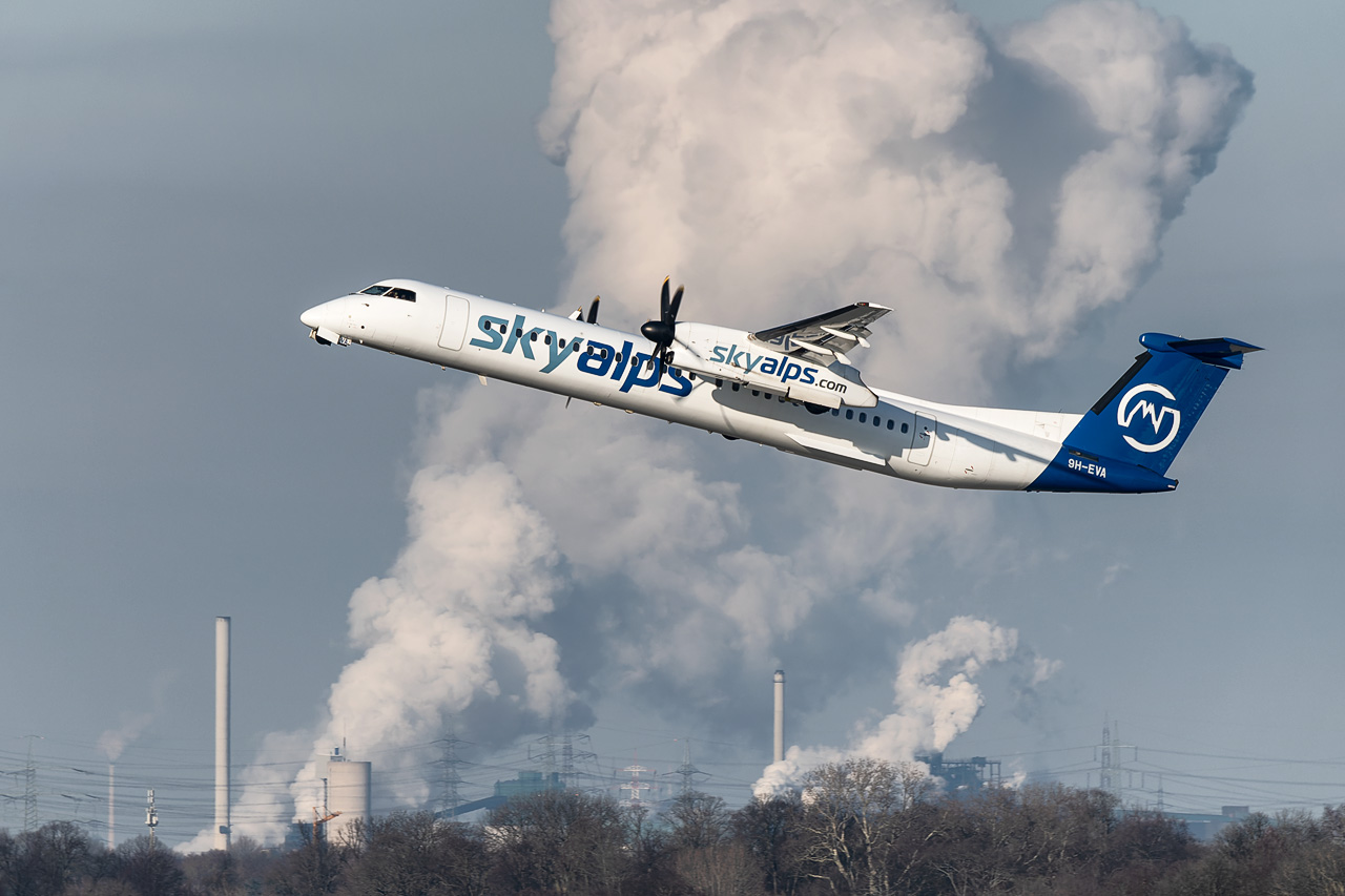 9H-EVA SkyAlps Bombardier DHC-8-400