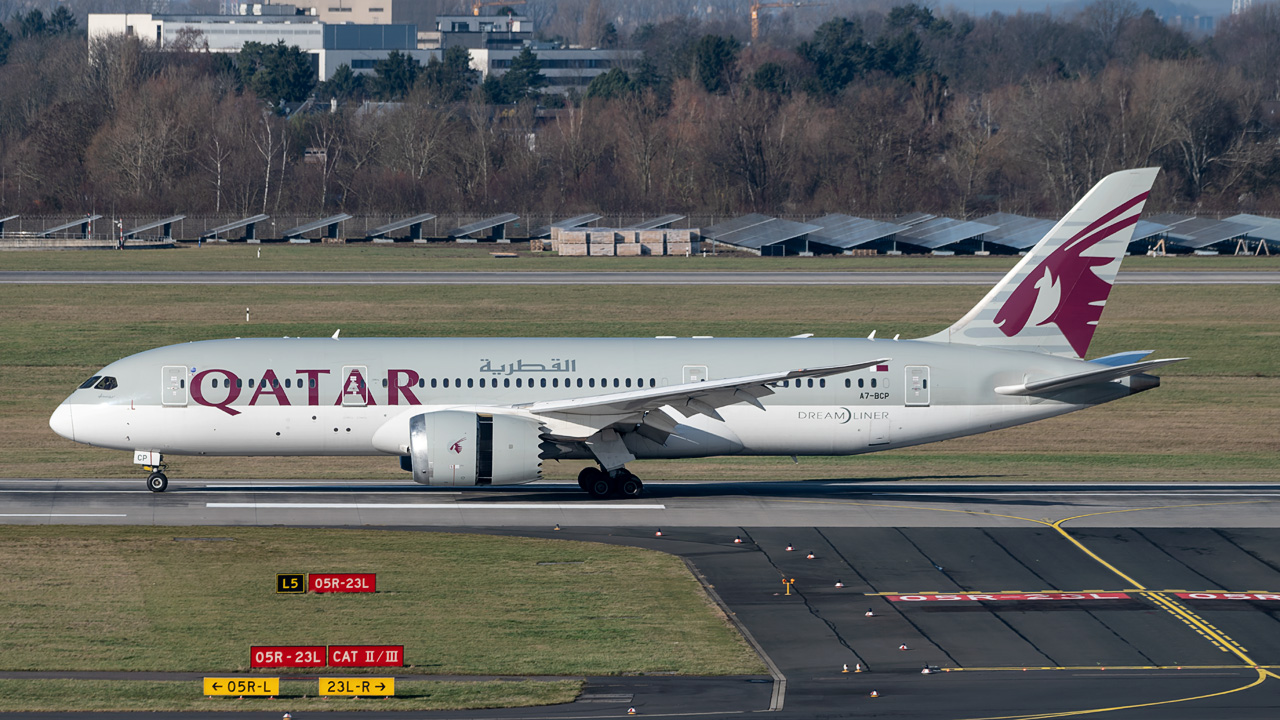 A7-BCP Qatar Airways Boeing 787-8 Dreamliner