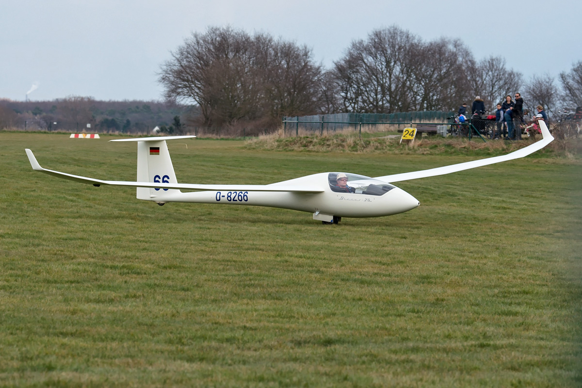 D-8266 Schempp-Hirth Discus 2b