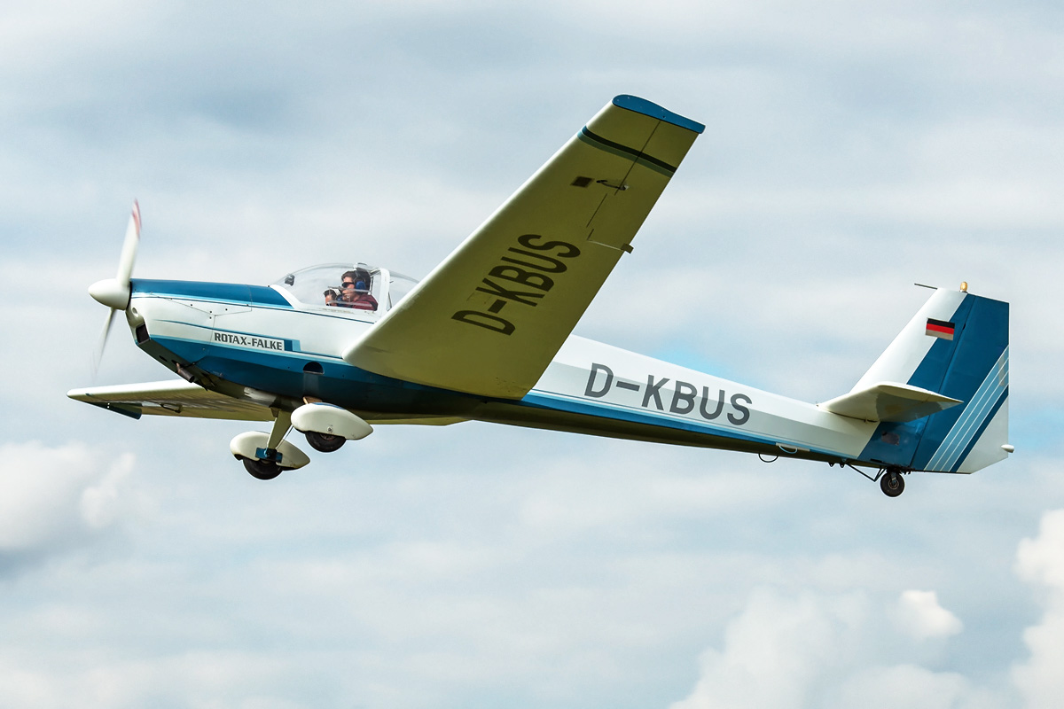 D-KBUS Scheibe SF-25C Rotax Falke