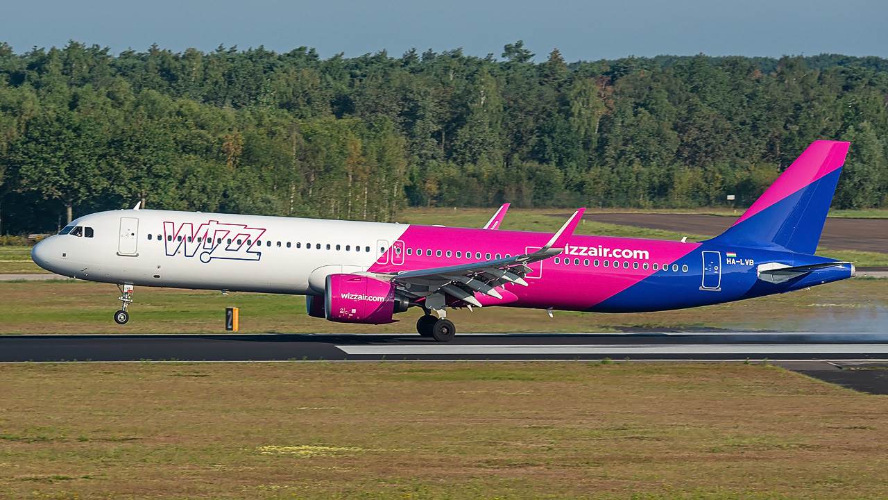 HA-LVB Wizz Air Airbus A321-200neo