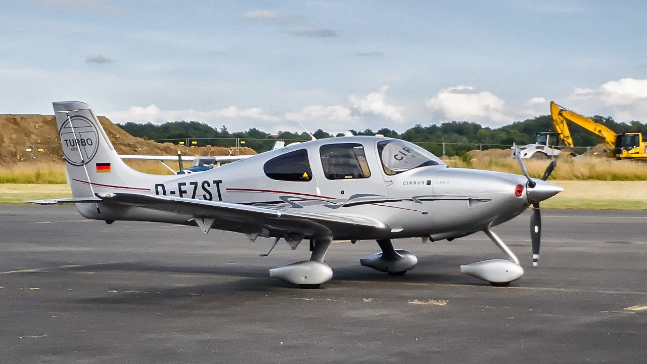 D-EZST Cirrus SR22T GTS