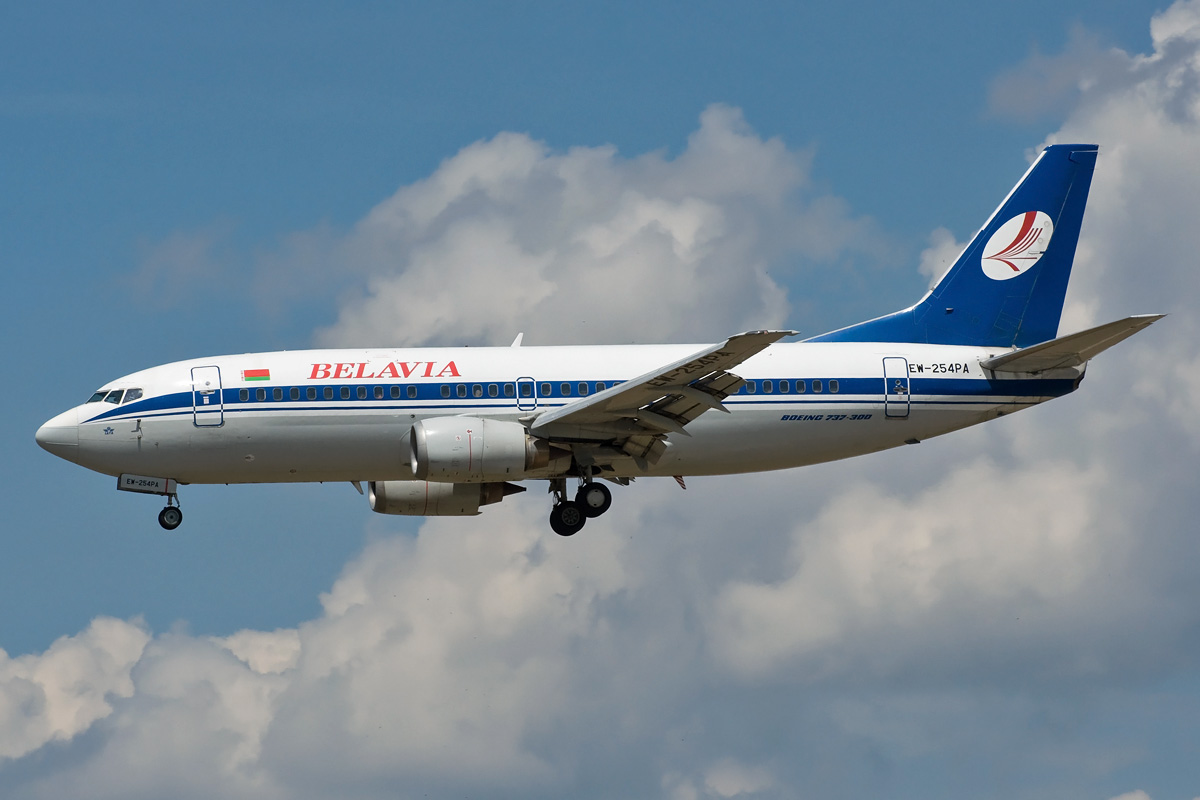 EW-254PA Belavia Boeing 737-300