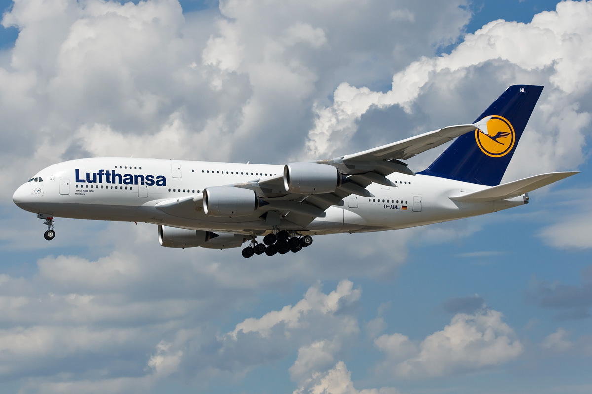 D-AIML Lufthansa Airbus A380-800