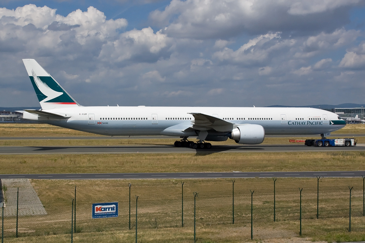 B-KQM Cathay Pacific Boeing 777-300(ER)