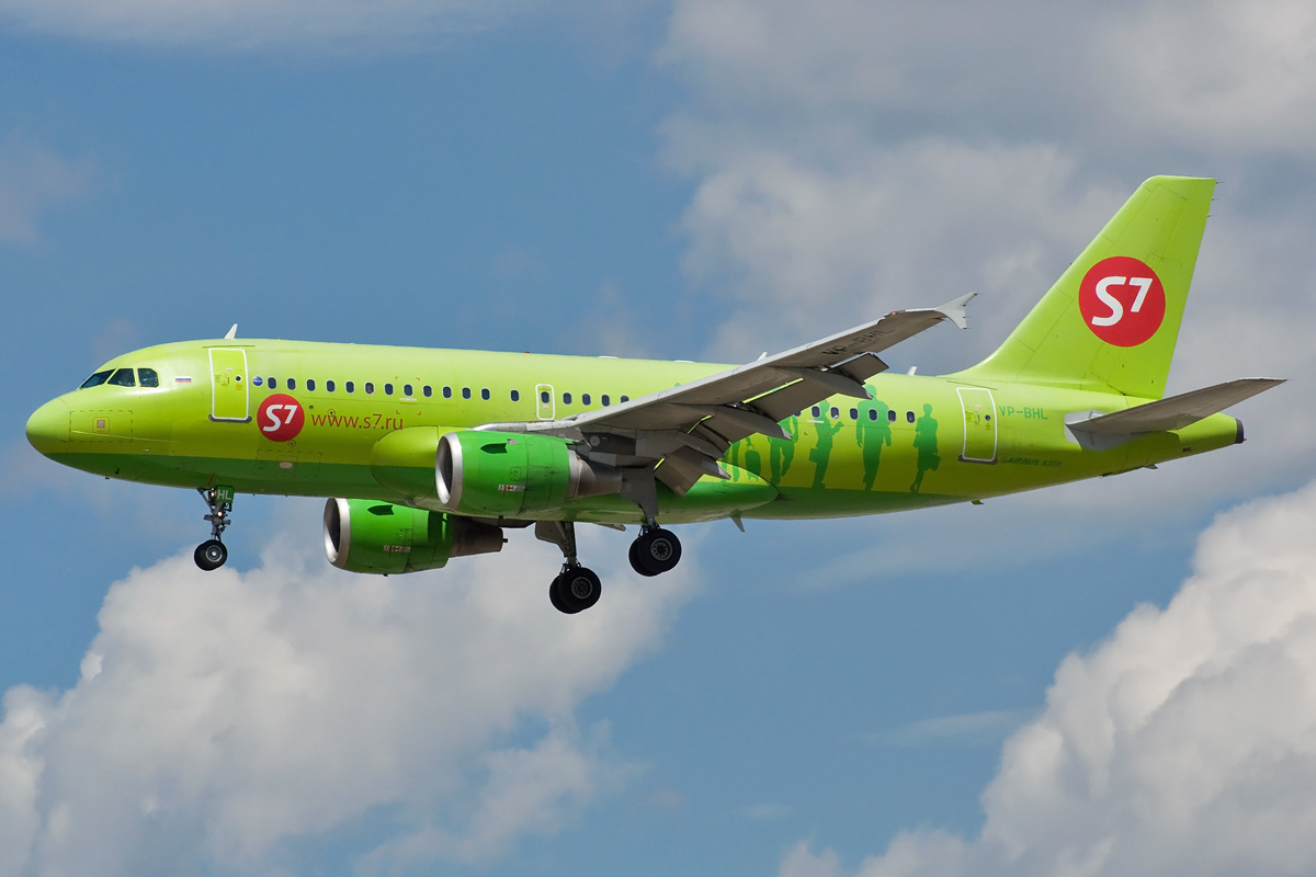 VP-BHL S7 Airlines Airbus A319-100