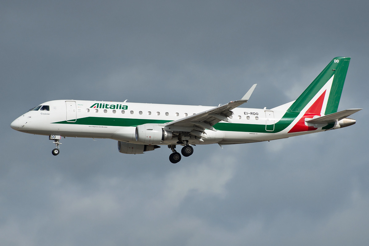 EI-RDO Alitalia Cityliner Embraer ERJ-175