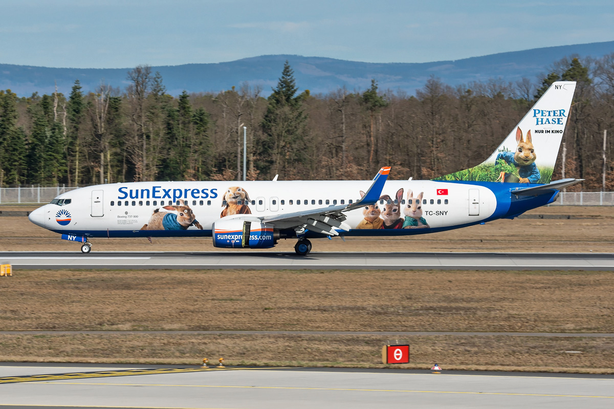 TC-SNY SunExpress Boeing 737-800
