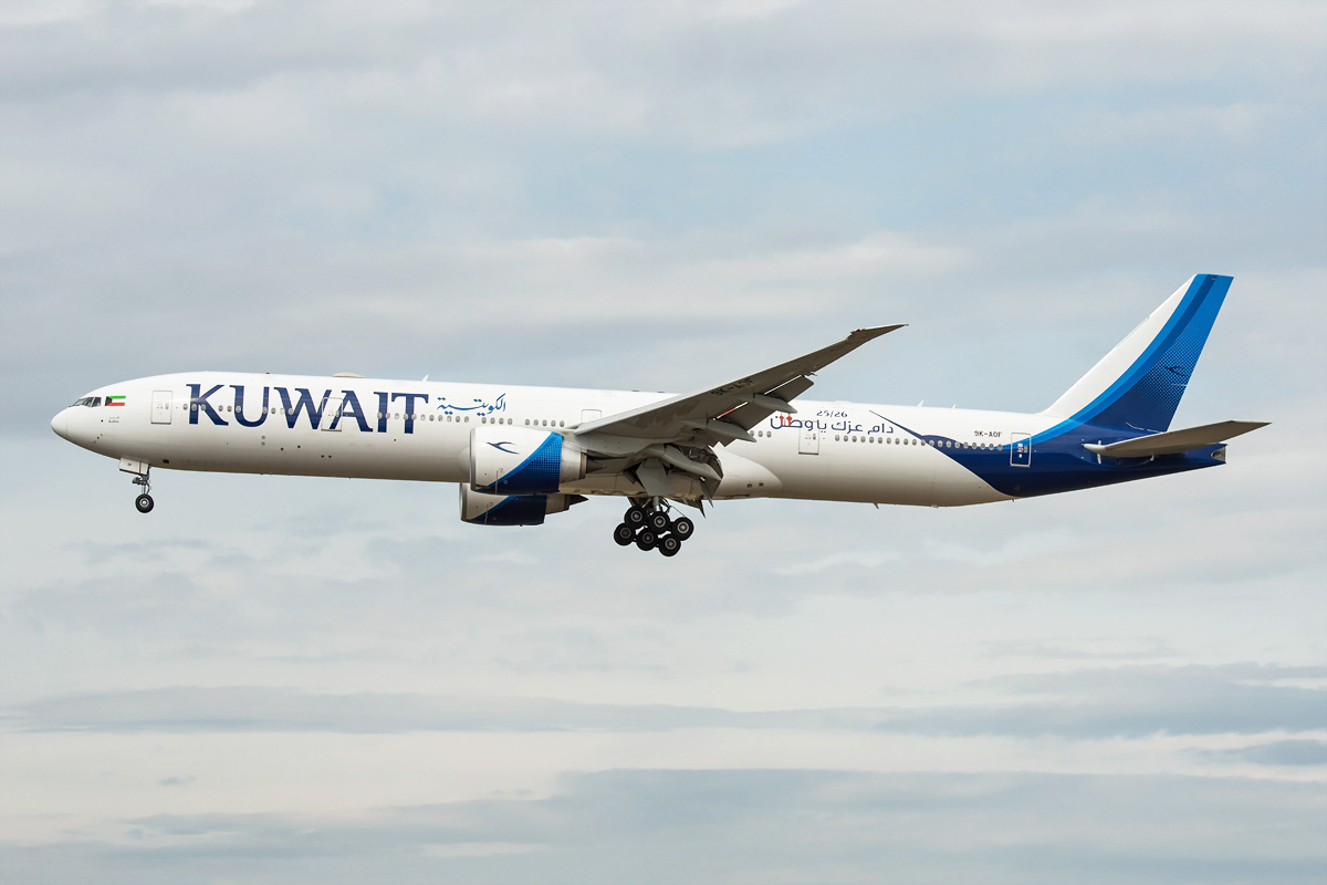 9K-AOF Kuwait Airways Boeing 777-300(ER)
