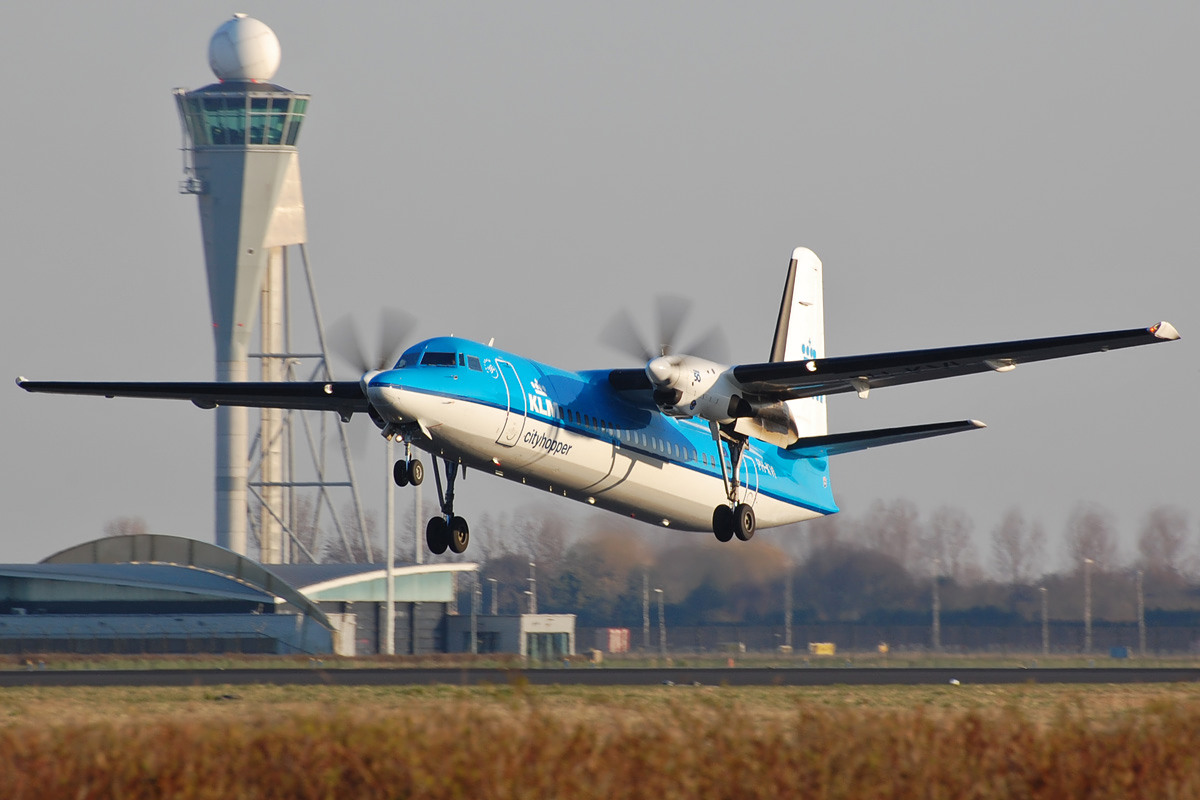 PH-KVI KLM cityhopper Fokker F-50, AMS 20.03.2009