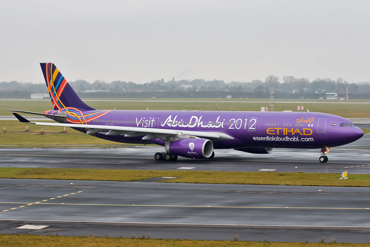 A6-AFA Etihad Airways Airbus A330-300 DUS 19.12.2011
