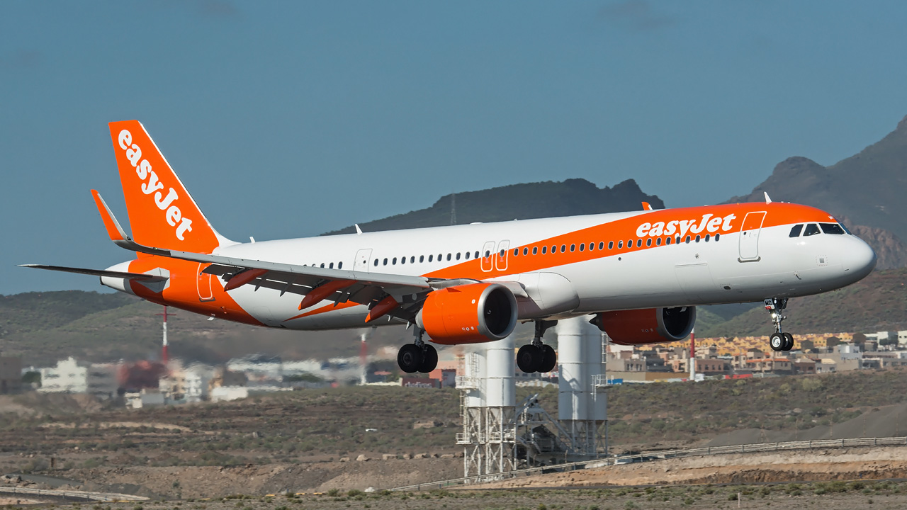 G-UZMC easyJet Airbus A321-200neo