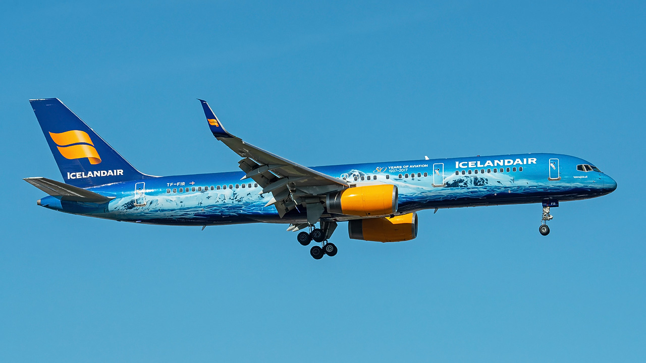 TF-FIR Icelandair Boeing 757-200