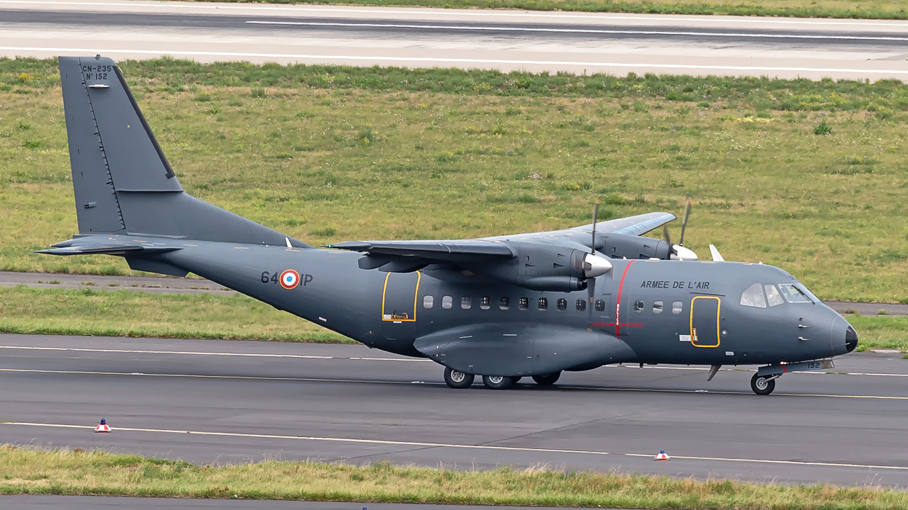 64-IP Armee de L'Air Casa CN-235-200M - DUS 29.08.2020