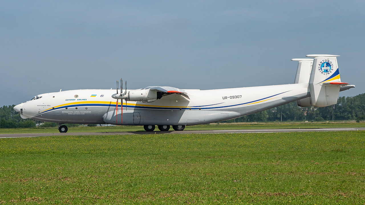 UR-09307 Antonov Airlines Antonov AN-22A Antei - OST 18.07.2020