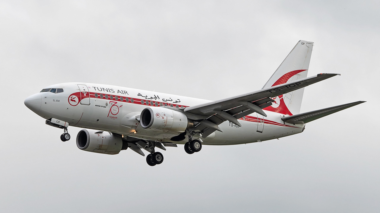 TS-IOP Tunis Air Boeing 737-600