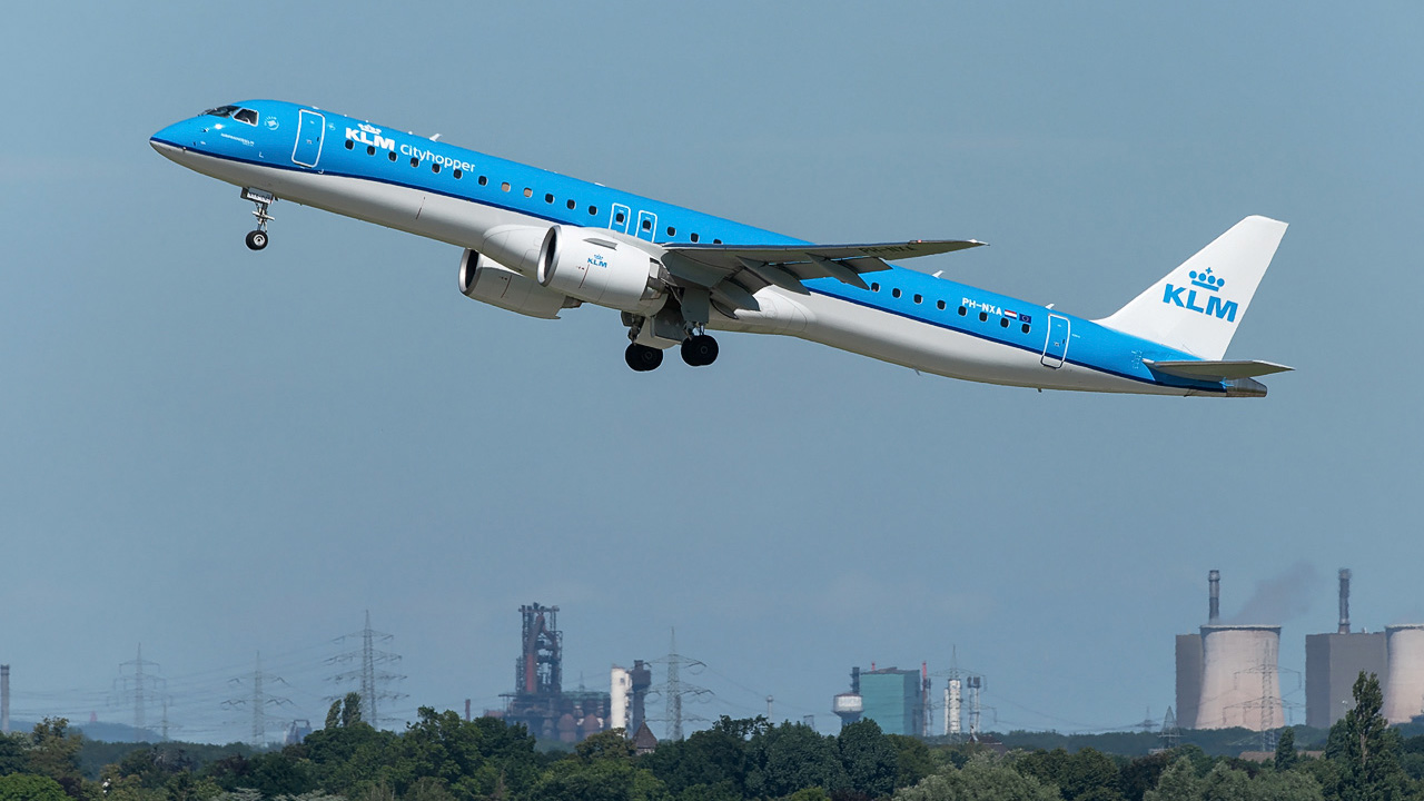 PH-NXA KLM cityhopper Embraer ERJ-195 E2