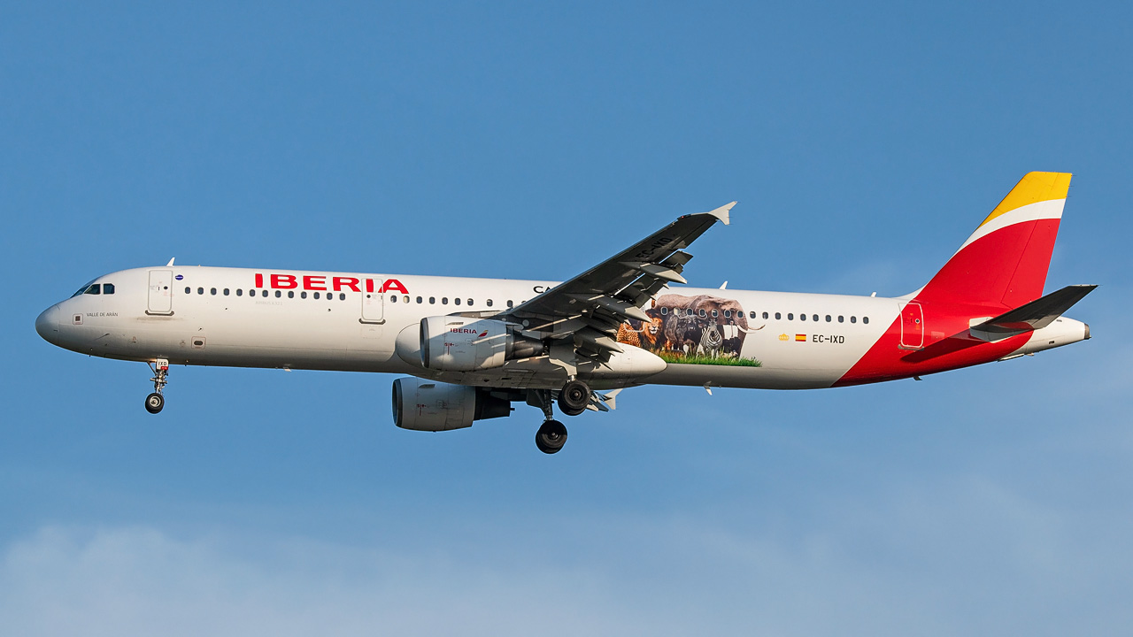 EC-IXD Iberia Airbus A321-200