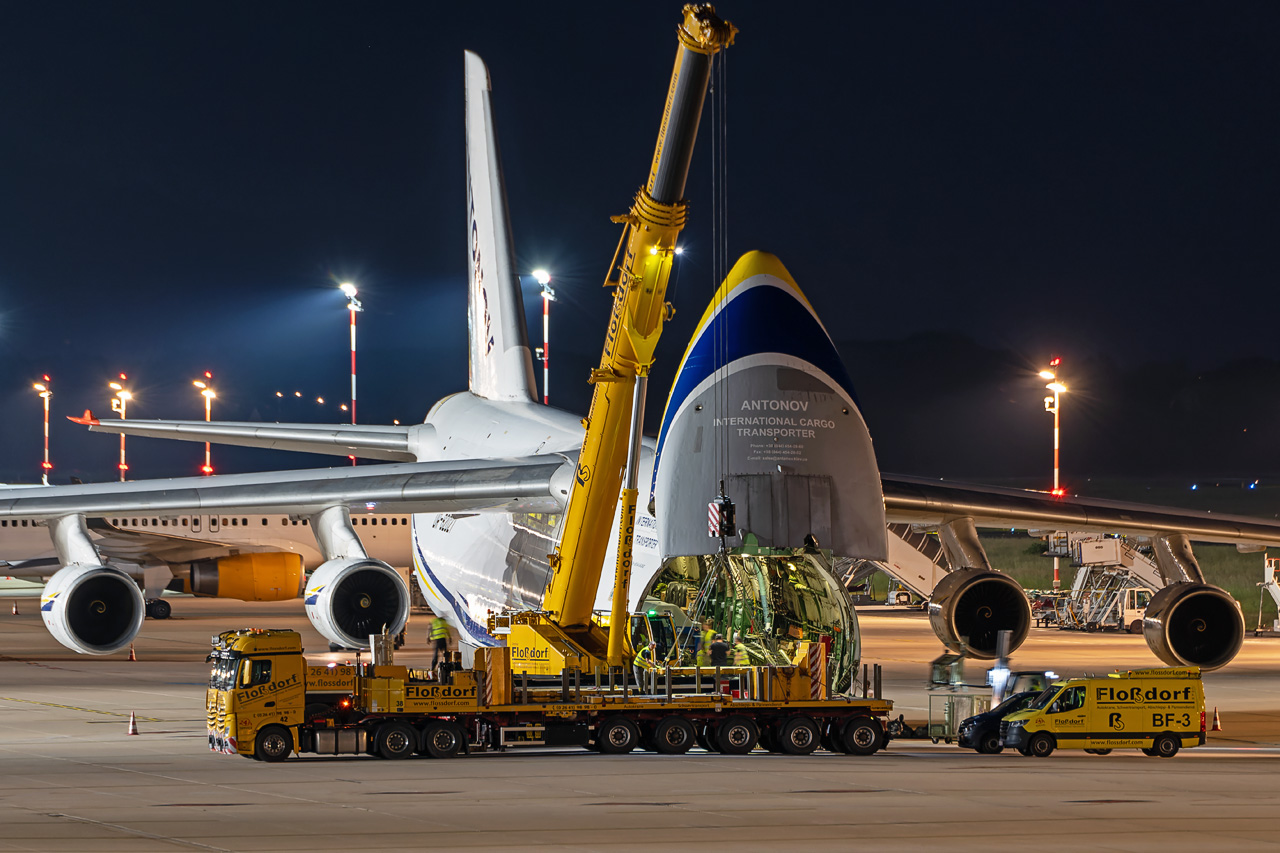 UR-82027 Antonov Design Bureau Antonov AN-124-100