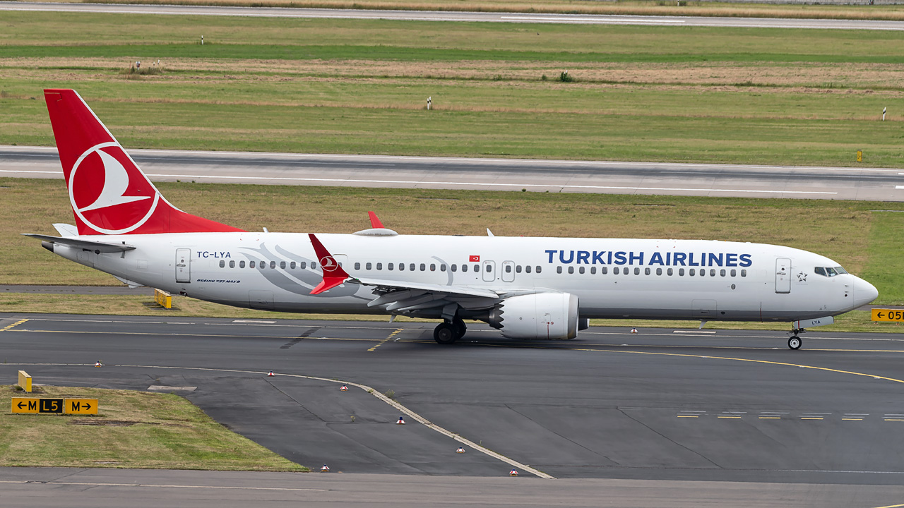 TC-LYA Turkish Airlines Boeing 737 MAX 9