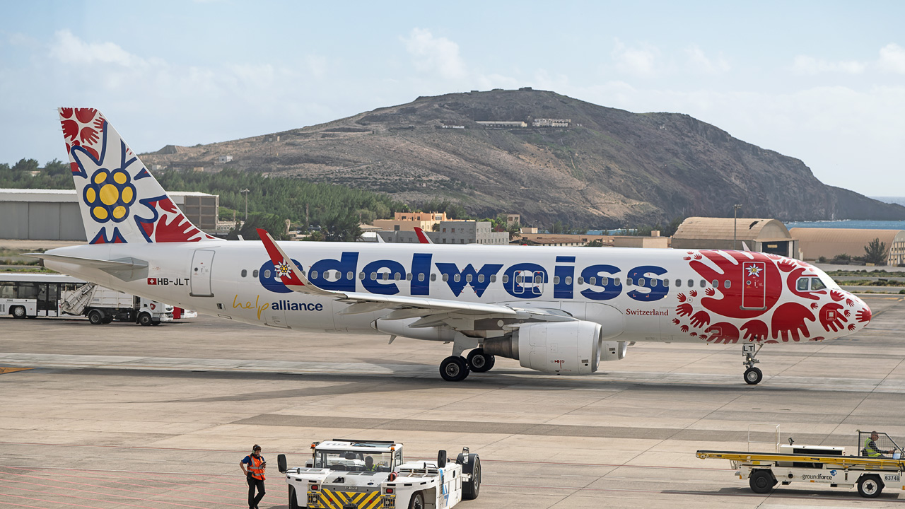 HB-JLT Edelweiss Air Airbus A320-200/S - in Help Alliance c/s