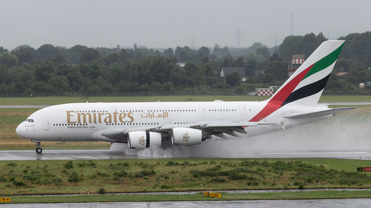 A6-EOQ Emirates Airbus A380-800