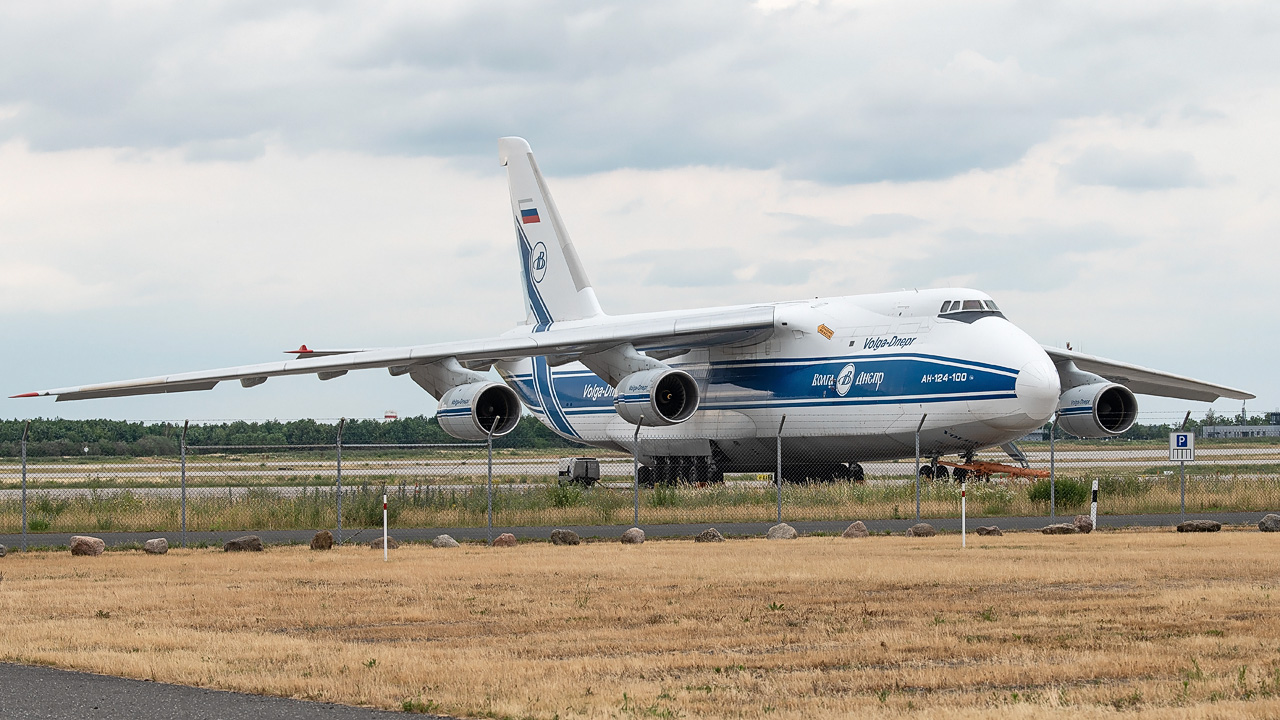 RA-82045 Volga Dnepr Antonov AN-124-100