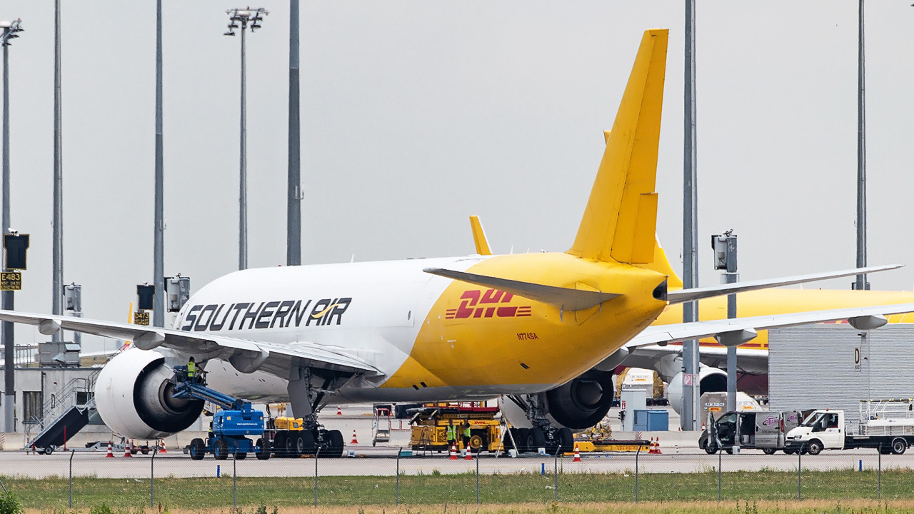 N774SA DHL (Southern Air) Boeing 777F