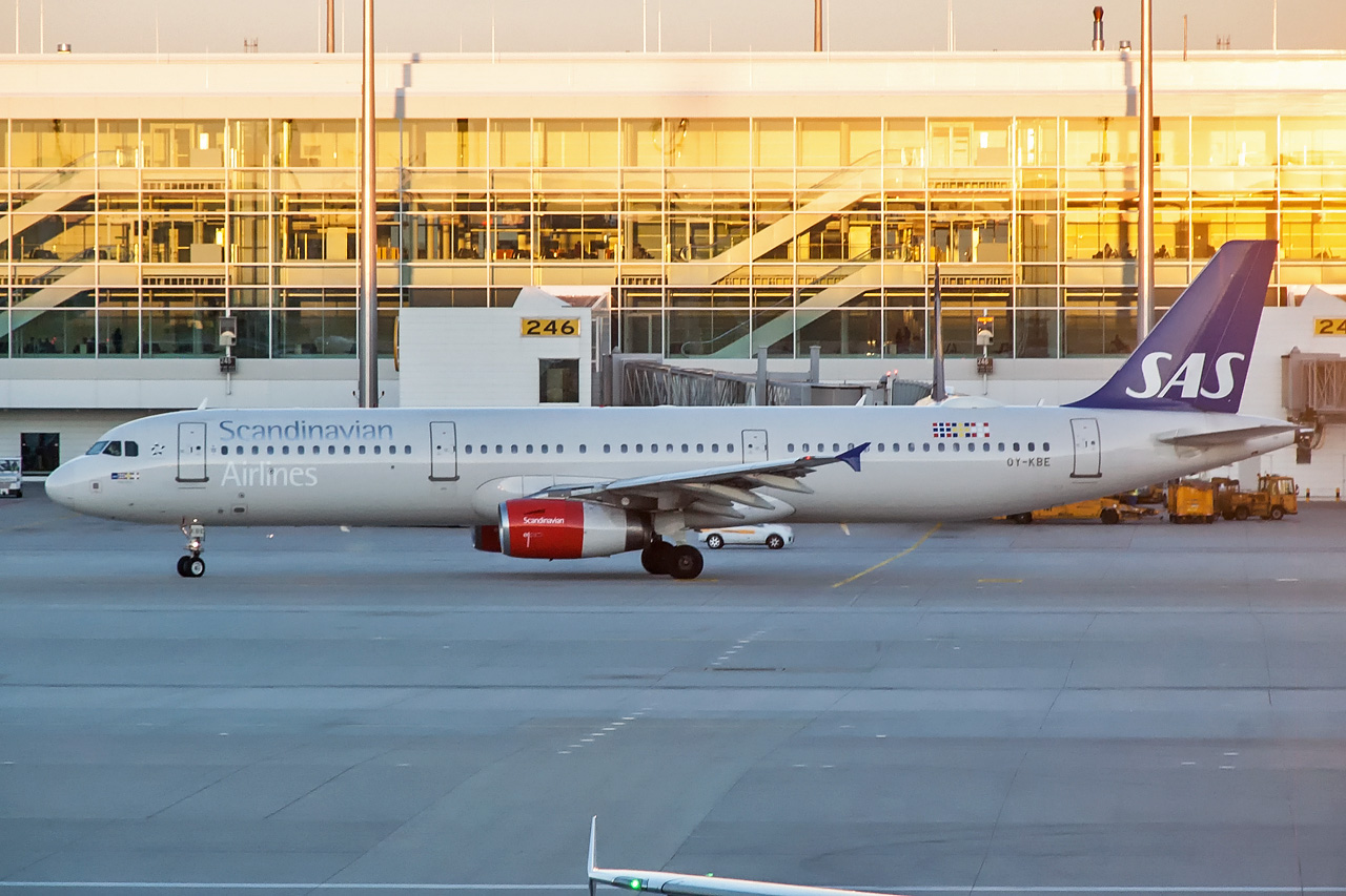 OY-KBE Scandinavian Airlines (SAS) Airbus A320-200