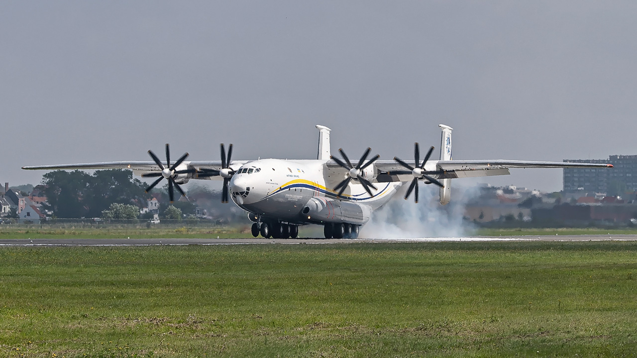 UR-09307 Antonov Airlines Antonov AN-22A Antei