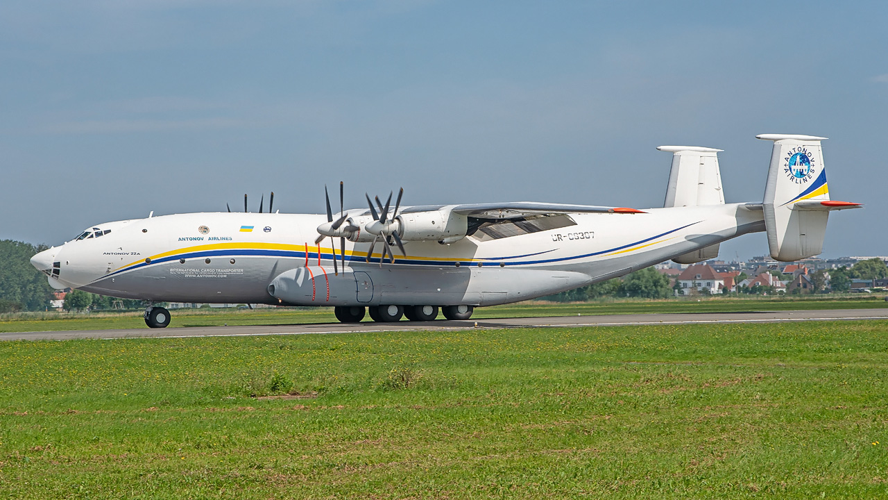 UR-09307 Antonov Airlines Antonov AN-22A Antei