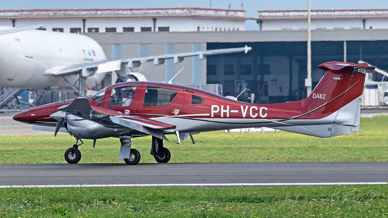 PH-VCC Diamond DA62