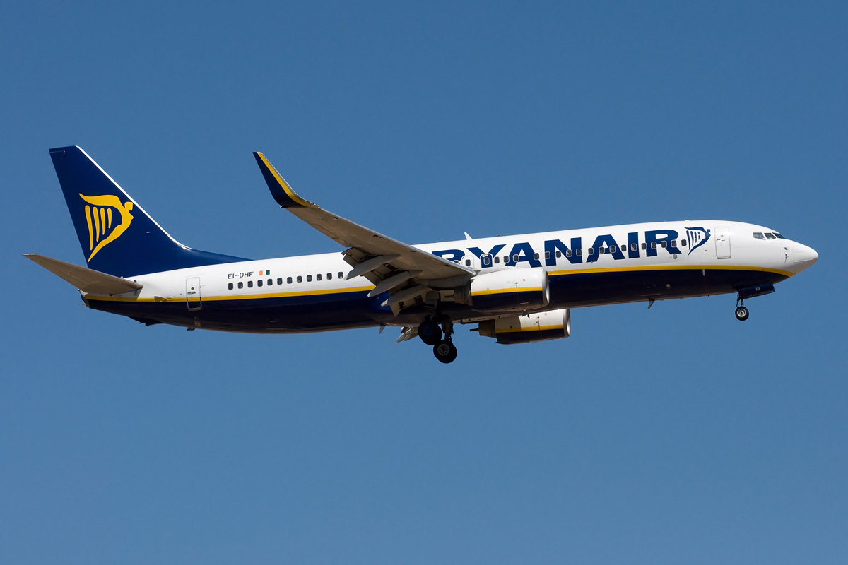 EI-DHF Ryanair Boeing 737-800