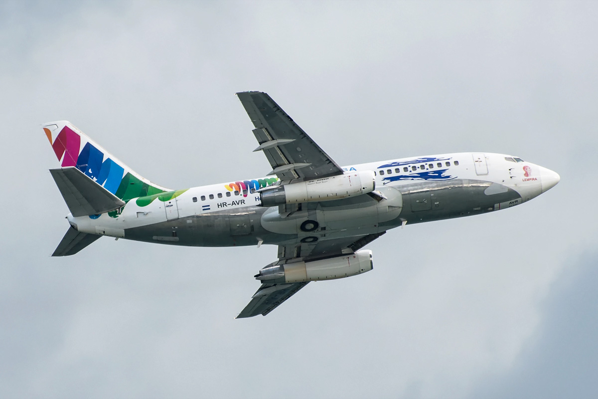 HR-AVR Aviatsa Boeing 737-200
