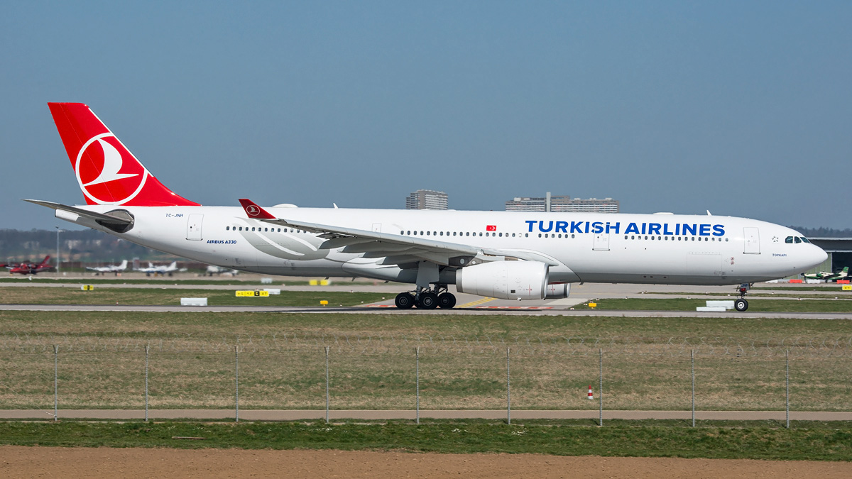TC-JNH Turkish Airlines Airbus A330-300