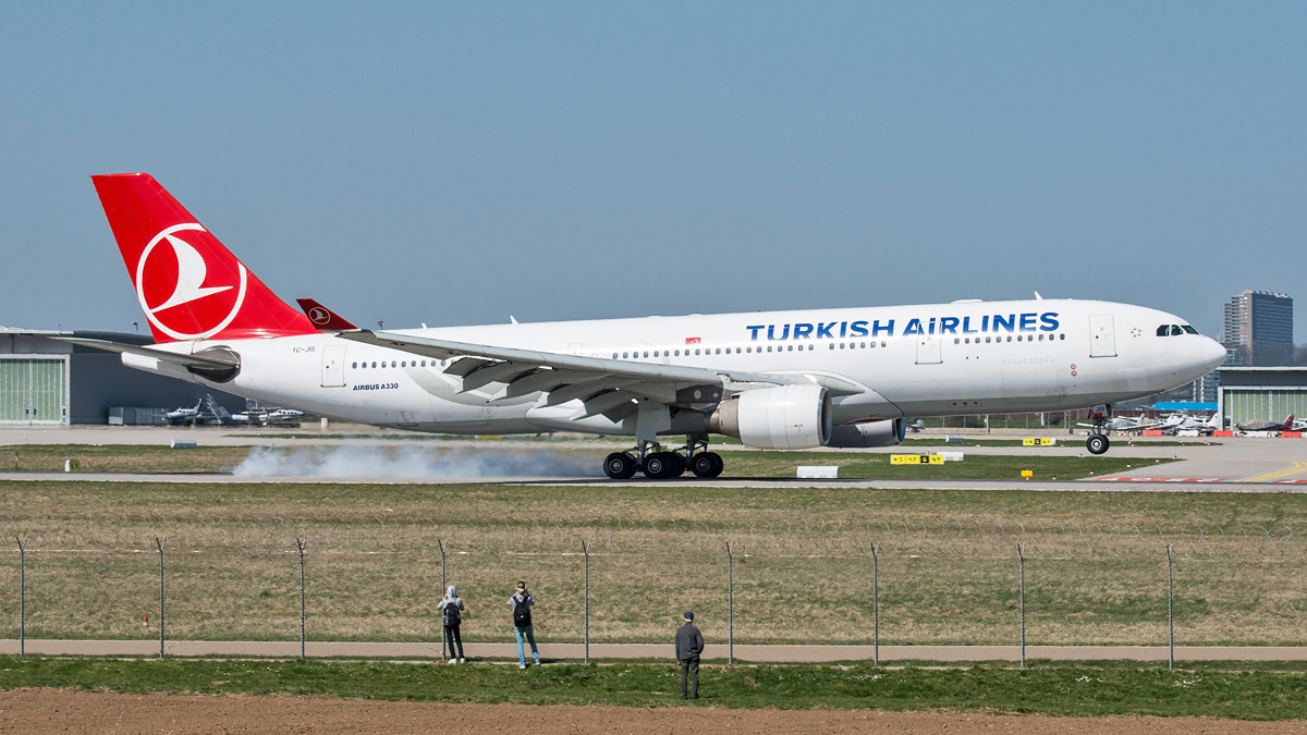 TC-JIS Turkish Airlines Airbus A330-200