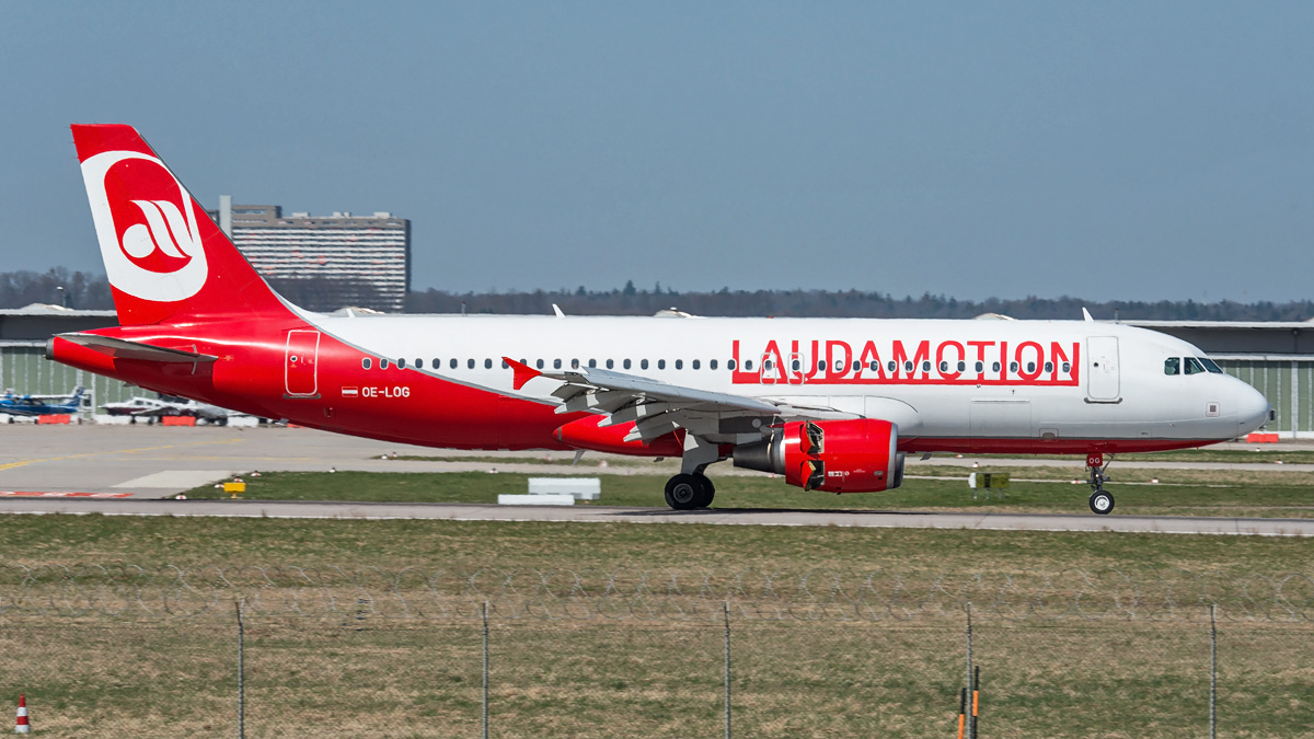 OE-LOG Laudamotion Airbus A320-200