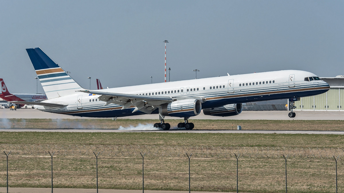 EC-HDS Privilege Style Boeing 757-200