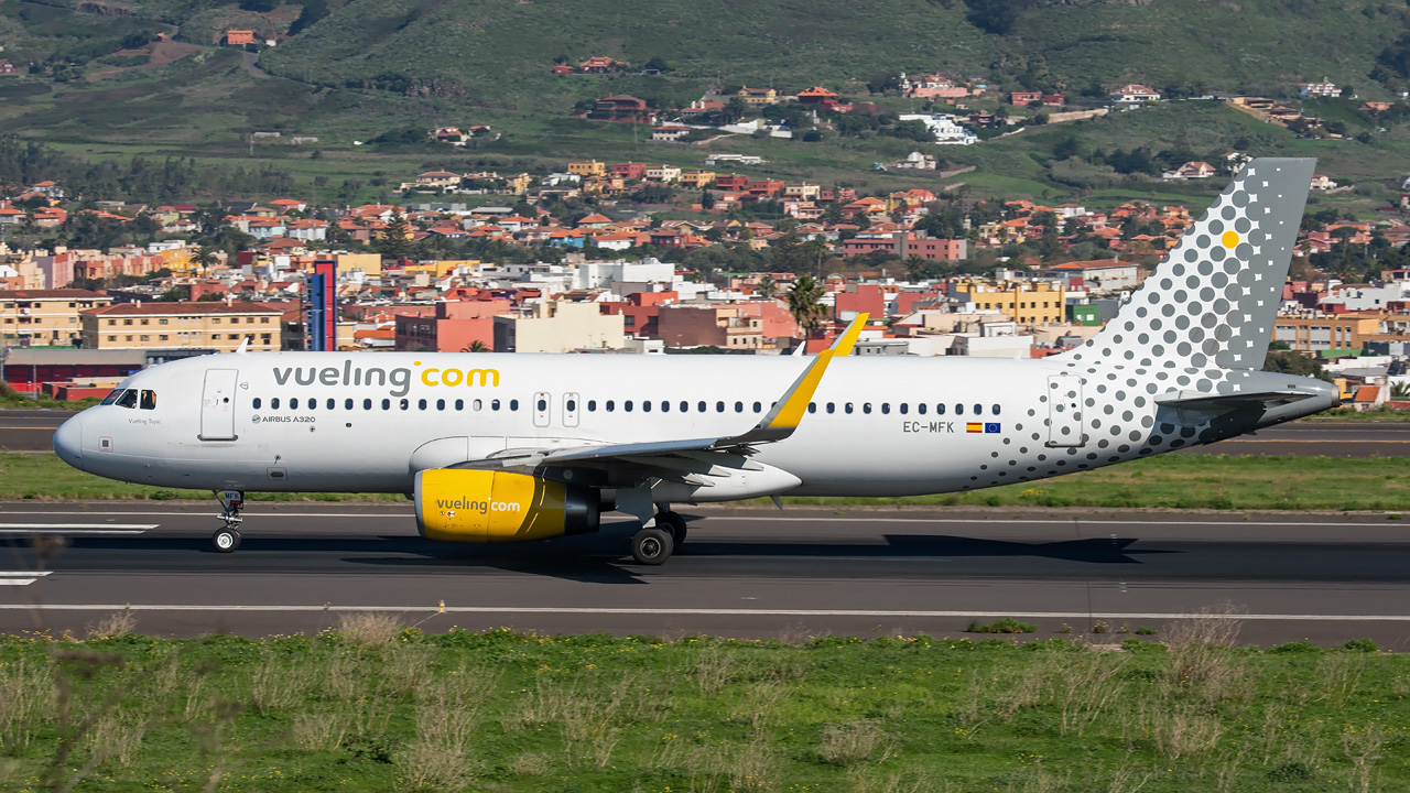 EC-MFK Vueling Airbus A320-200/S