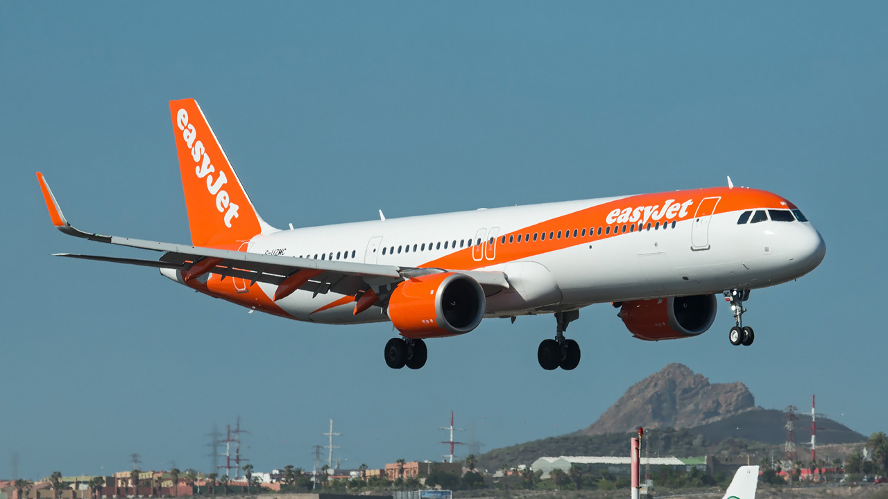 G-UZMC easyJet Airbus A321-200neo