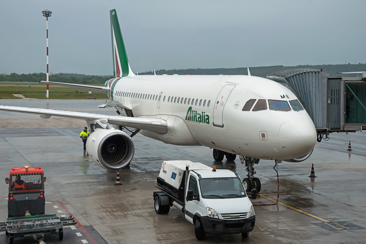 EI-IMB Alitalia Airbus A319-100